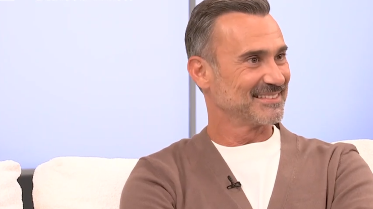 Γιώργος Καπουτζίδης: «Ένιωθα ότι δεν θα μπορούσα να παίξω ένα στρέιτ αγόρι, νόμιζα ότι δεν θα το έκανα καλά»