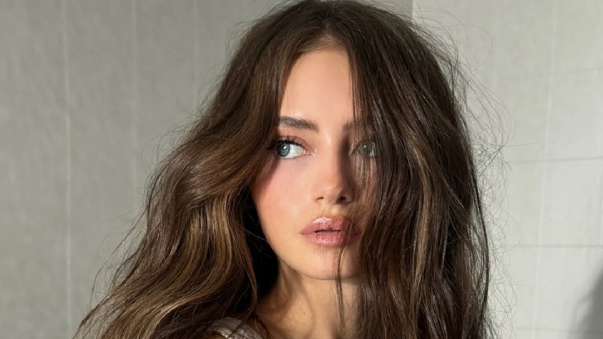 Λένι Κλουμ: Το messy wavy hairstyle που μας θυμίζει Κέιτ Μος