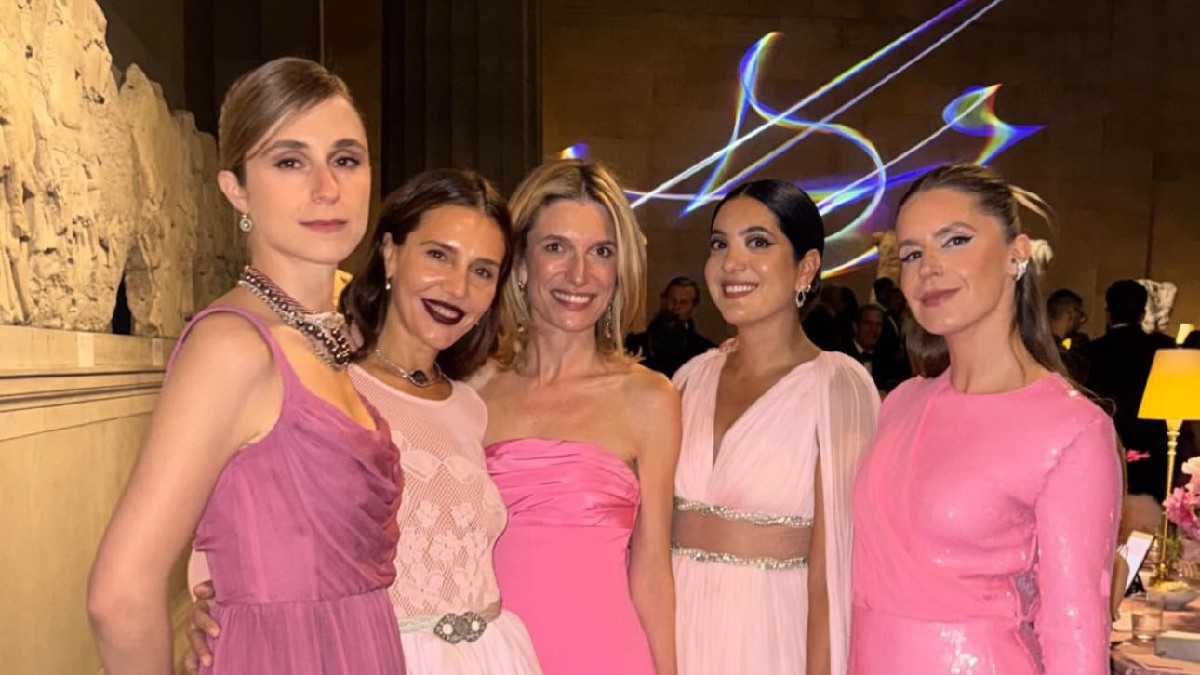 Ευγενία Νιάρχου: Σε θεματικό gala στο Λονδίνο με την αδελφή της, Ηλέκτρα
