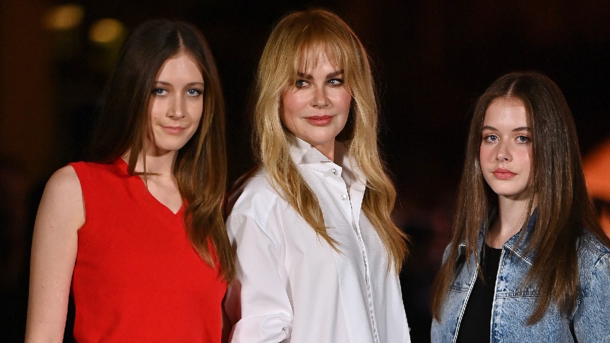 Νικόλ Κίντμαν: Με τις κόρες της στο fashion show του οίκου Chanel