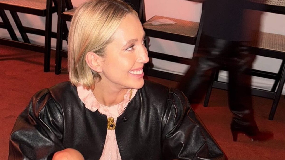 Ολυμπία Ντε Γκρες: Στο front row του οίκου Chloé με feminine look