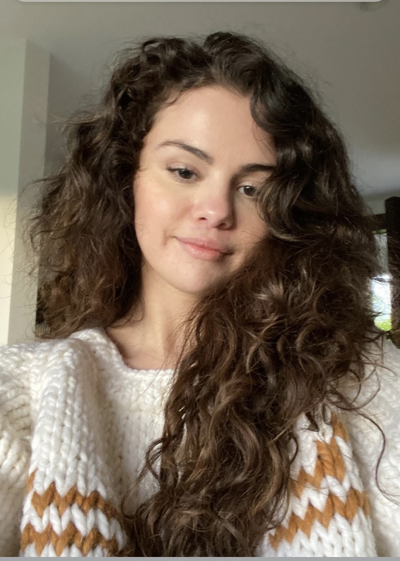 selena gomez κοντινό 