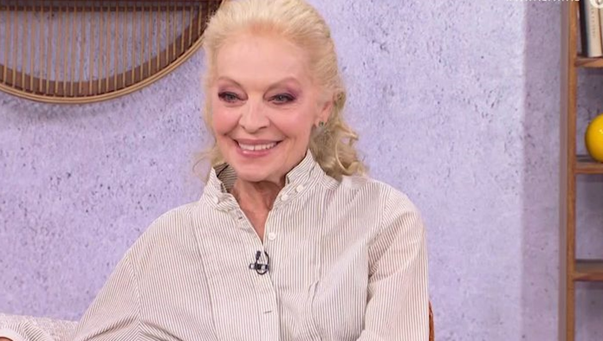 Μαρία Αλιφέρη: Μιλά για την καριέρα και τους θαυμαστές της – «Χιλιάδες γράμματα αγάπης από τα νιάτα μου»