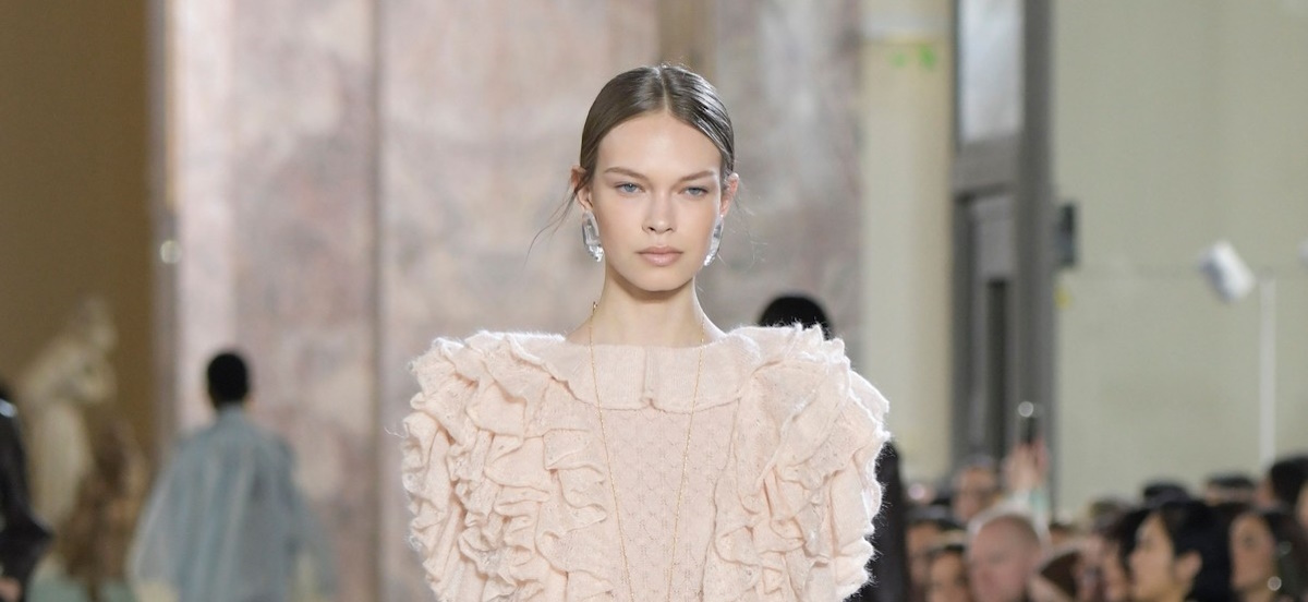 Η απόχρωση του κραγιόν που έρχεται από τα 00’s και είναι τάση τώρα