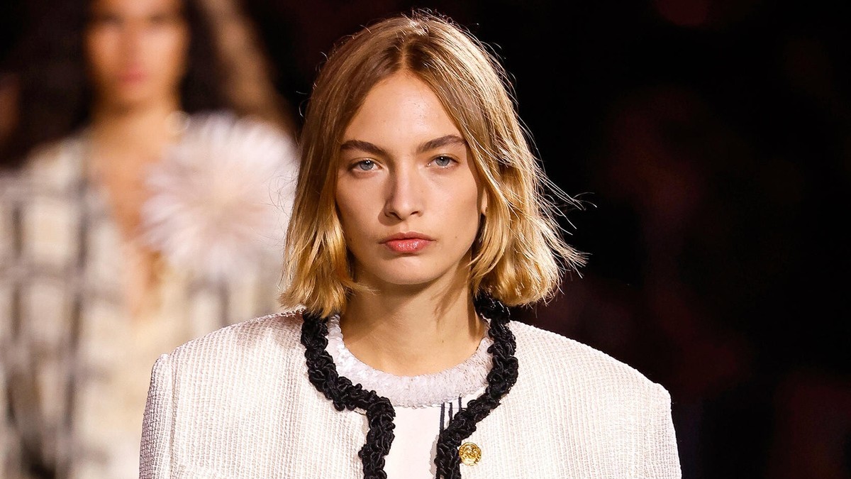 Η εκλεπτυσμένη απόχρωση του ξανθού που αξίζει να δοκιμάσετε το 2025