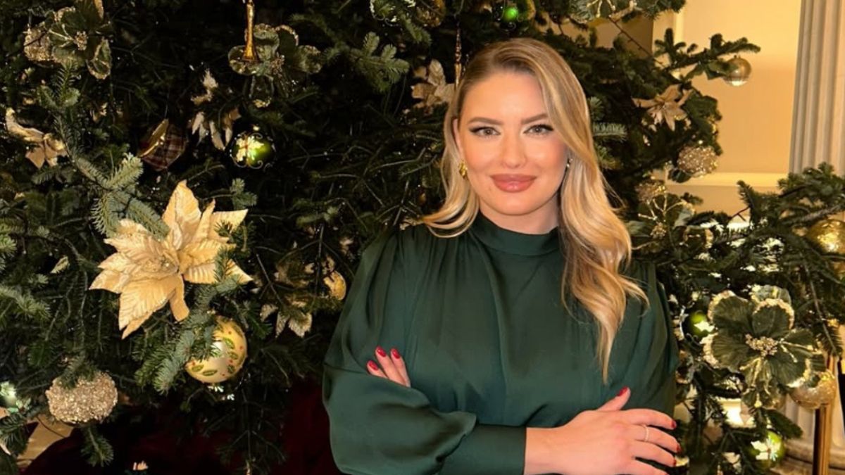 Ντόρα Μακρυγιάννη: Η όμορφη ανάρτηση από την φωταγώγηση του Χριστουγγενιάτικου δέντρου στο Σύνταγμα