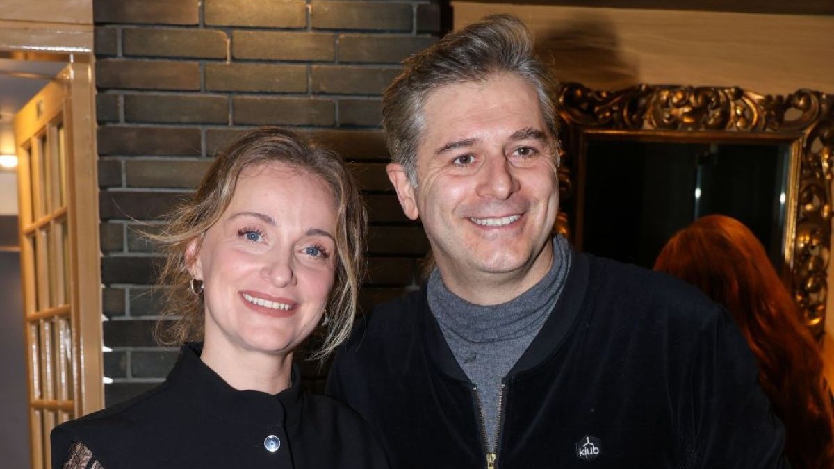 Αλέξανδρος Μπουρδούμης: Στο πλευρό της Λένας Δροσάκη στη θεατρική της πρεμιέρα