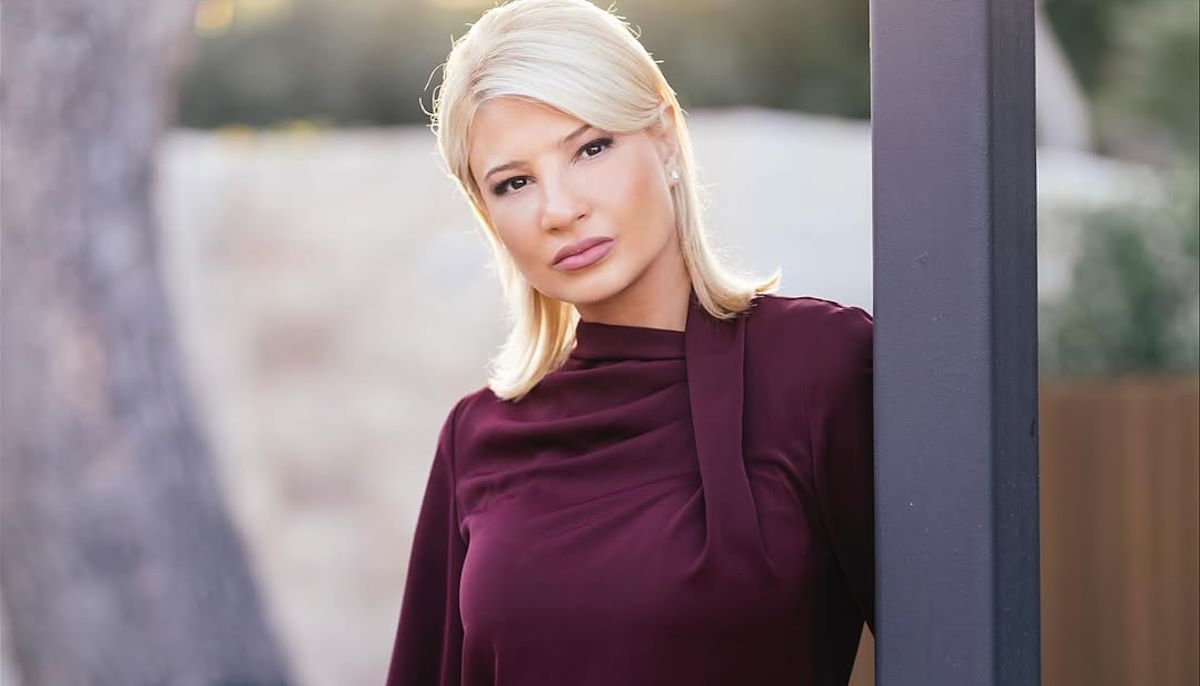 Φαίη Σκορδά: Έφερε τα Χριστούγεννα στο σπίτι της!