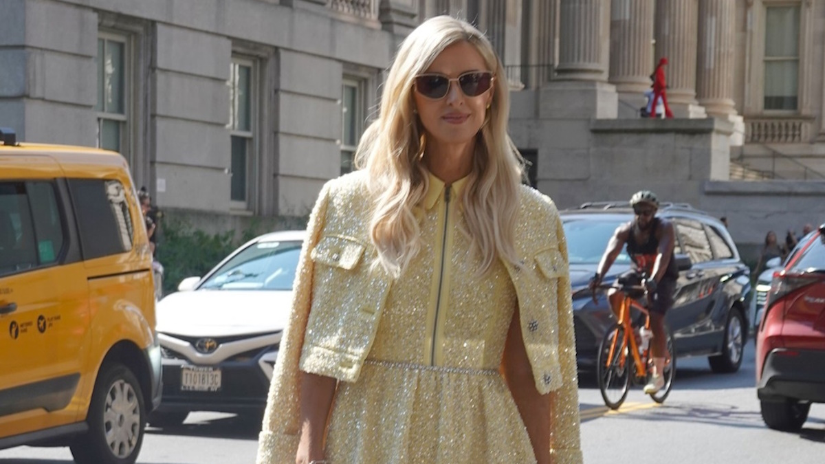 Νίκι Χίλτον: Τα πολυτελή πέδιλά της είναι το must have των γιορτών