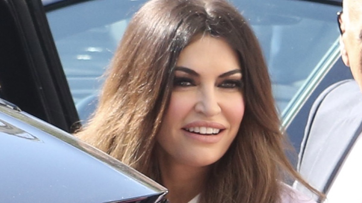 Κιμπέρλι Γκιλφόιλ: Με powerful κοστούμι στην Μεγάλη Βρετάνια