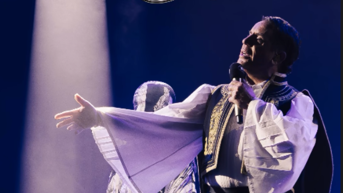 MadWalk 2025: Η συγκινητική εμφάνιση του Γιώργου Μαζωνάκη με τη «Θαλασσογραφία» του Διονύση Σαββόπουλου