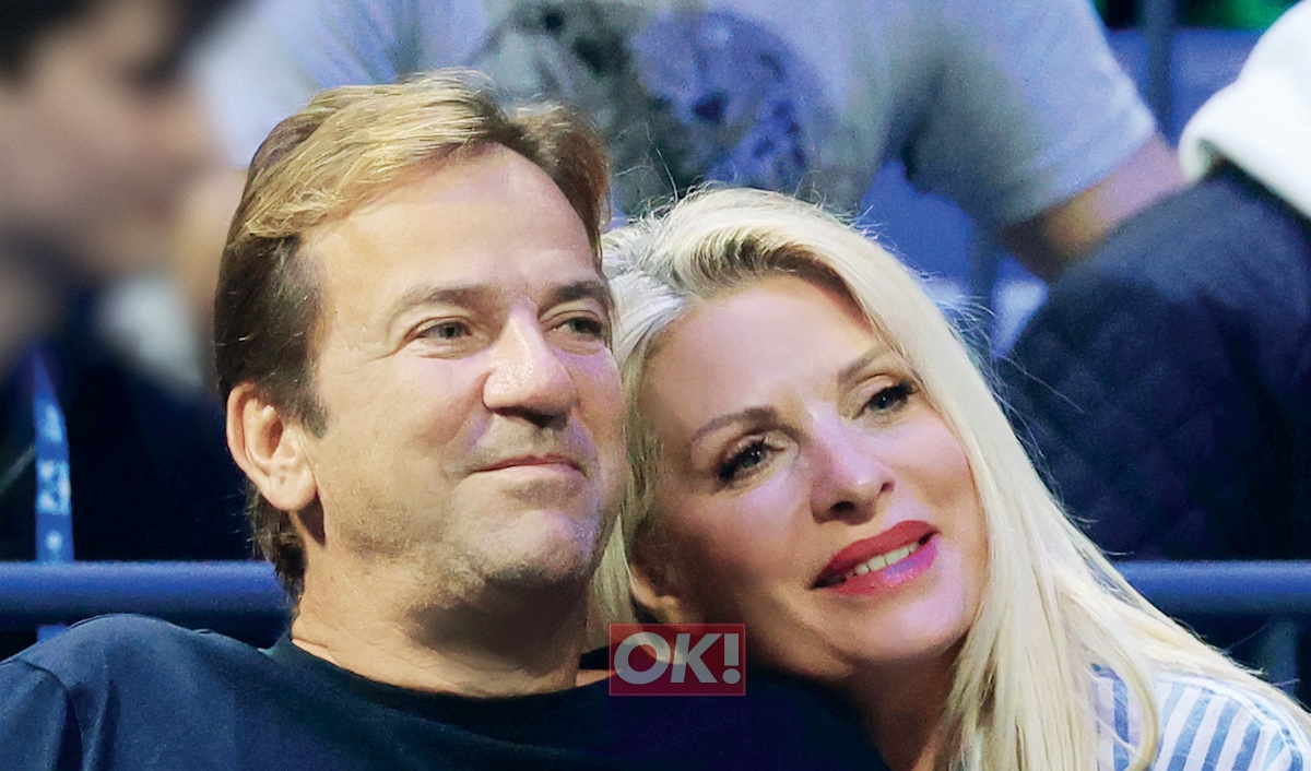 Ελένη Μενεγάκη – Μάκης Παντζόπουλος: Απόλαυσαν τον Τζόκοβιτς αγκαλιασμένοι σε σπάνια έξοδο