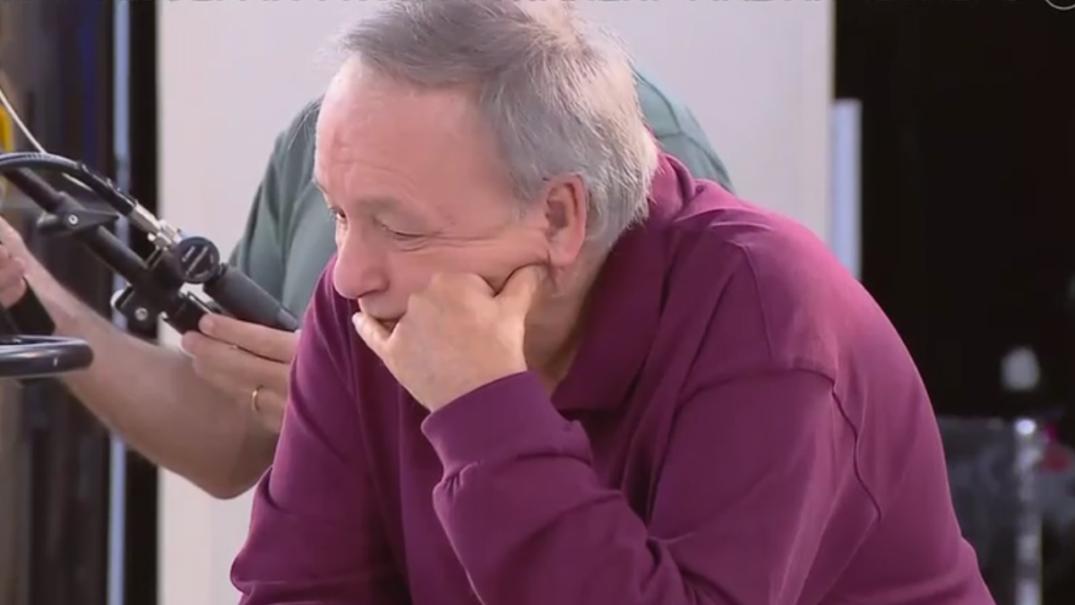 Ανδρέας Μικρούτσικος: Η φορτισμένη στιγμή και τα δάκρυα του on air