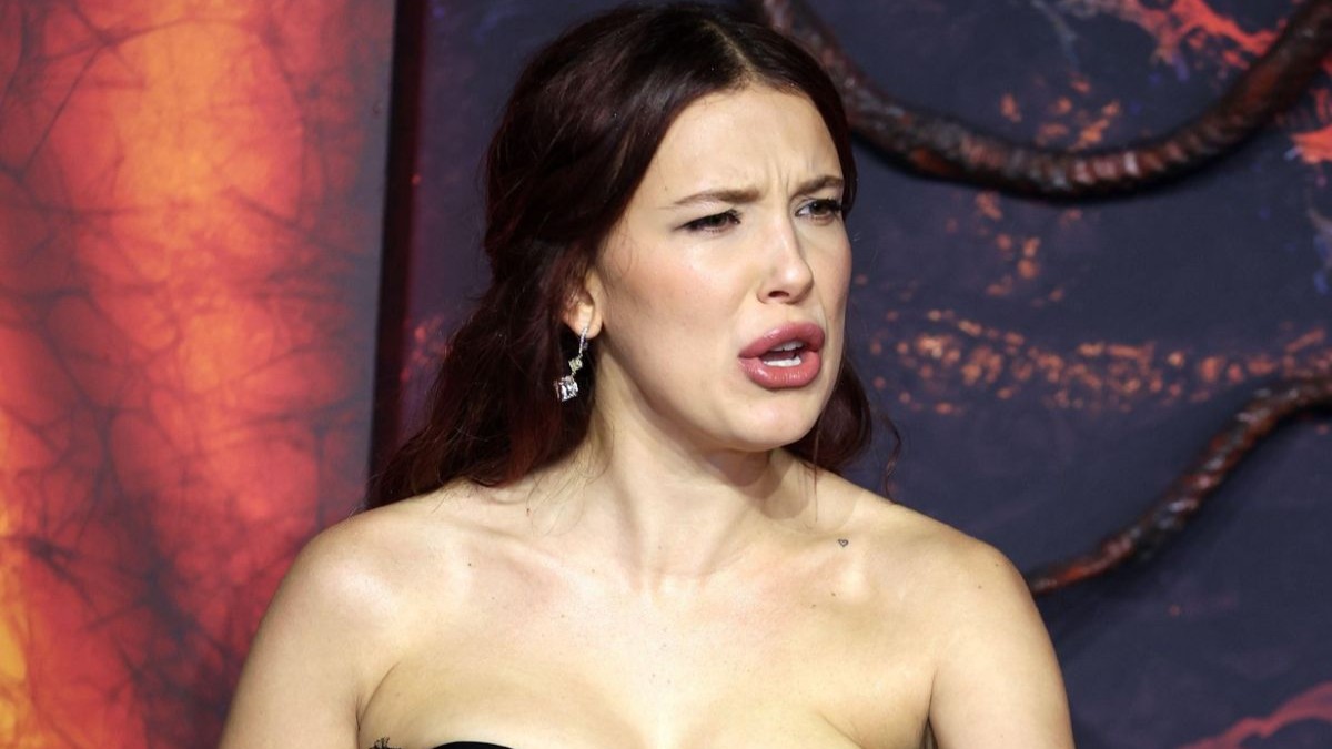 Μίλι Μπόμπι Μπράουν: Η έντονη αντίδραση σε φωτογράφο που της ζήτησε να χαμογελάσει