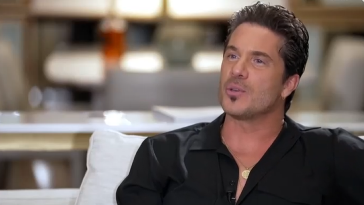 Νίκος Οικονομόπουλος: «Ποιος θα με καταλάβαινε; Είμαι παραδομένος κυριολεκτικά στον Χριστό»