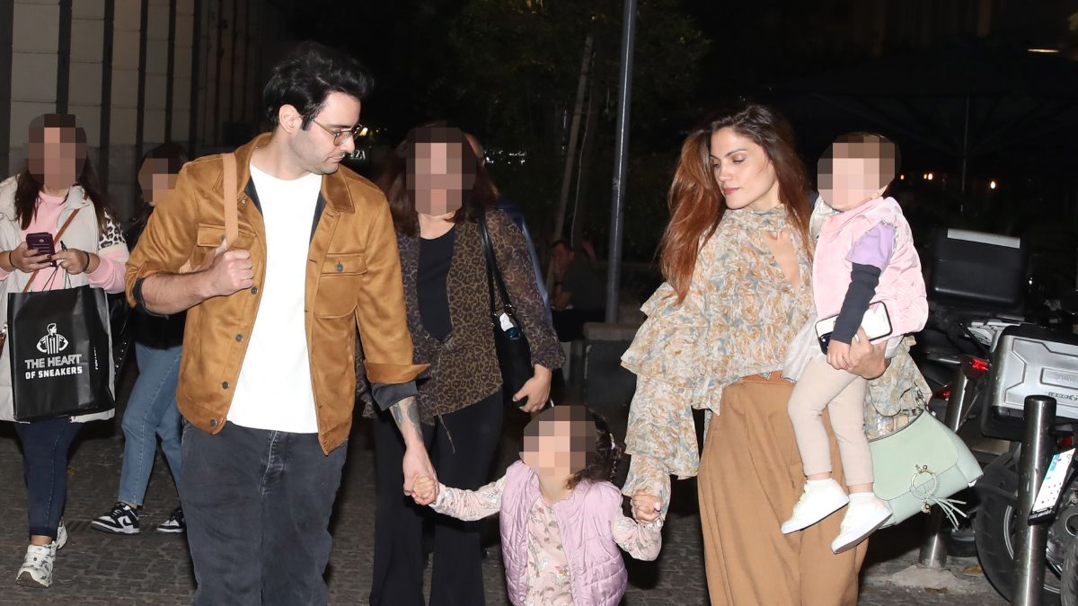 Μαίρη Συνατσάκη – Ίαν Στρατής: Οικογενειακή έξοδος με την κόρη τους Όλιβια