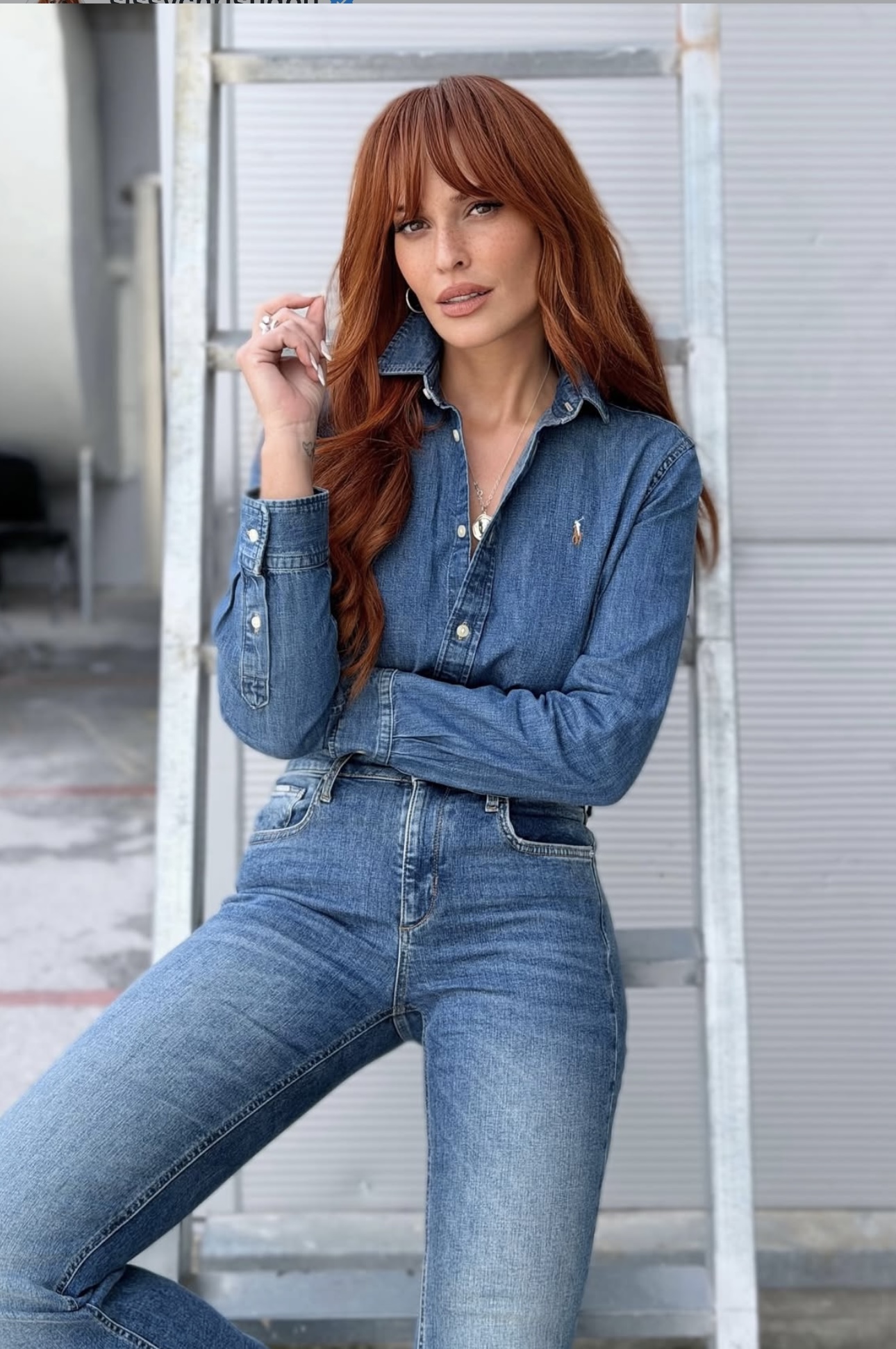 H Σίσσυ Χρηστίδου με nude κραγιόν 