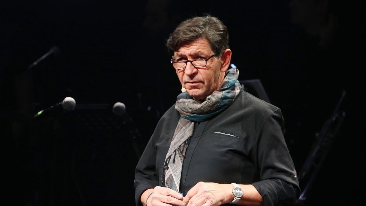 Γεράσιμος Σκιαδαρέσης: Η φωτογραφία μέσα στη θάλασσα και η αντίστροφη μέτρηση – «42 ημέρες για τα Χριστούγεννα»