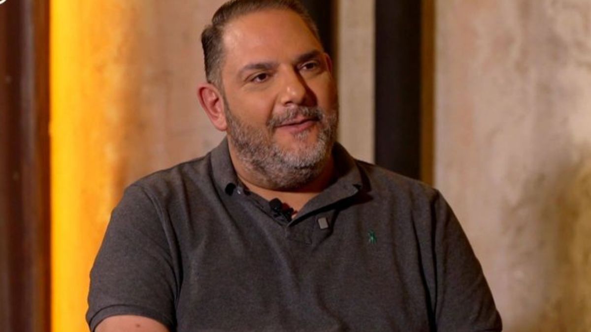 Στέλιος Διονυσίου για τον πατέρα του Στράτο: «Τον τυλίξανε σε μια κόλλα χαρτί και μπήκε φυλακή – Δεν είχε πονηρό μυαλό, είχε παιδική ψυχή»