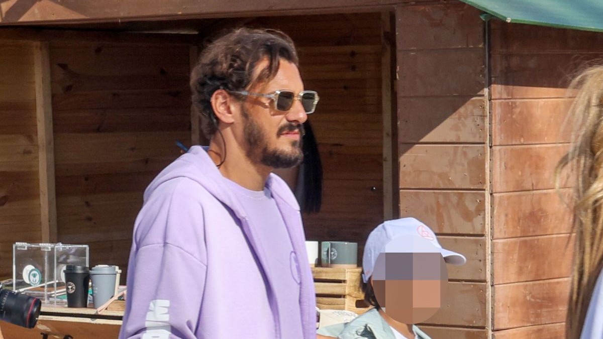 Σταύρος Σβήγκος: «Φέτος έμεινα εκτός θεάτρου για να έχω περισσότερο χρόνο με το παιδί μου»