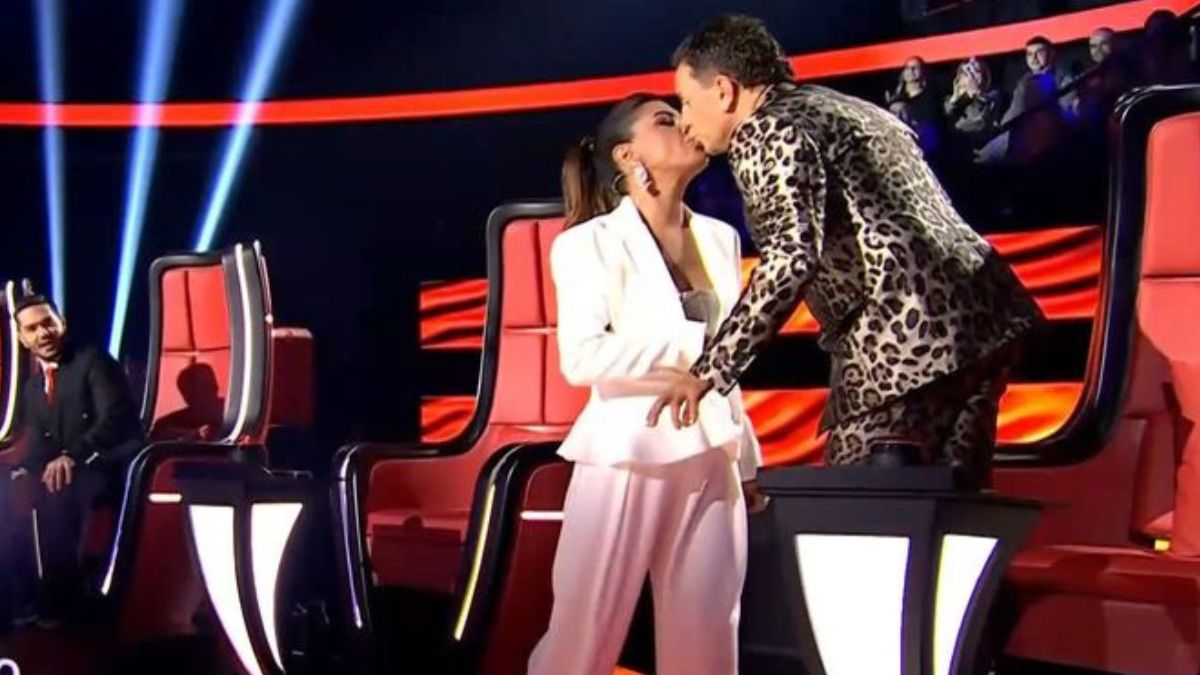The Voice: Το φιλί στο στόμα ανάμεσα σε Παπαρίζου – Μαζωνάκη – «Θέλανε να φασωθούνε»