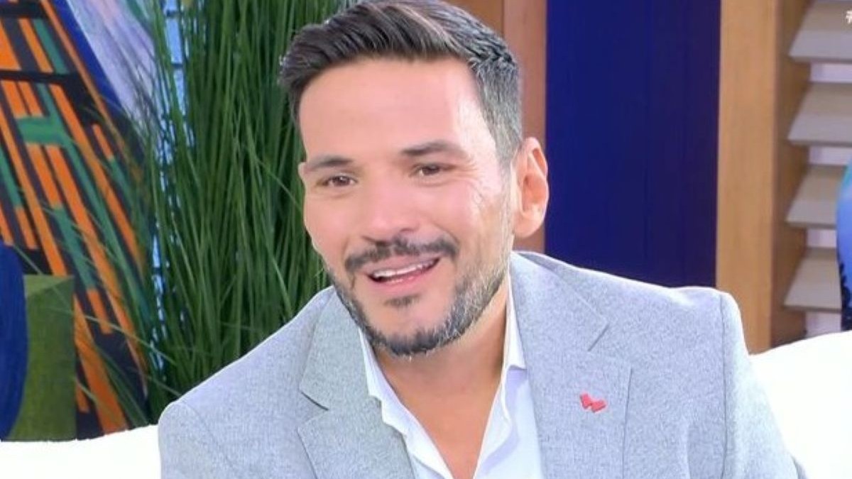 Κώστας Τσουρός: Η επιστροφή στο πλατό της Ναταλίας Γερμανού μετά από πέντε χρόνια – «Είναι σαν να γυρνάω στο σπίτι μου»