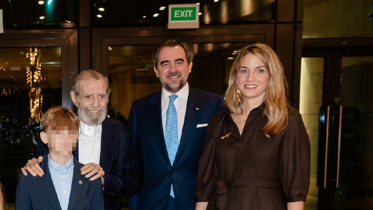 Χρυσή Βαρδινογιάννη: Το φόρεμα 2.300€  που φόρεσε στην ετήσια τελετή προς τιμήν του Βαρδή Βαρδινογιάννη