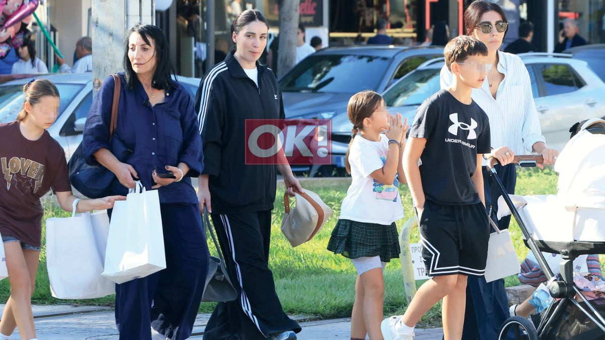 Ολυμπία – Βαλέρια Χοψονίδου: Με τη μητέρα τους και τα παιδιά τους στη Γλυφάδα!