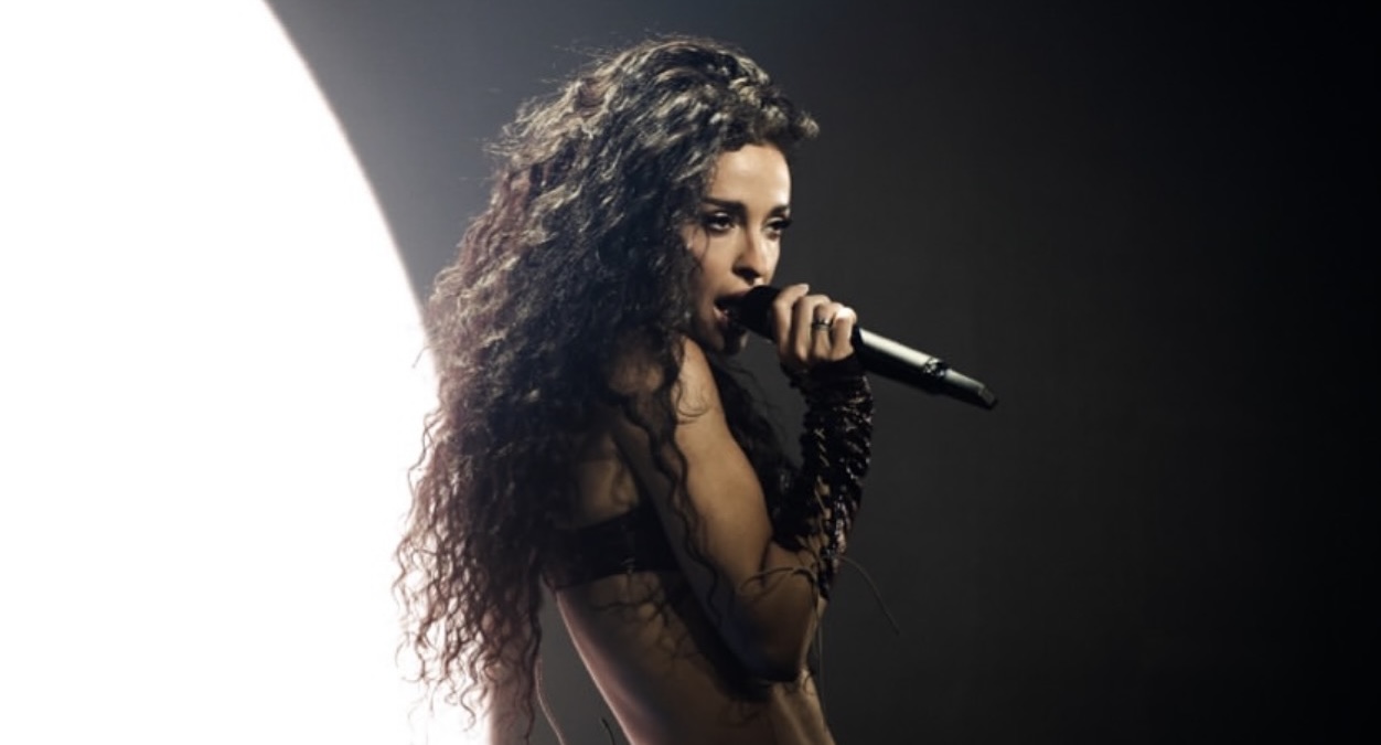 Η Ελένη Φουρέιρα αποτελεί έμπνευση για Christmas clubbing