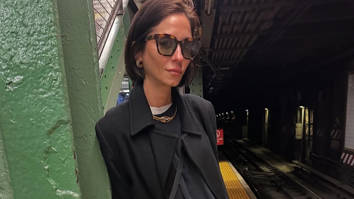 Σοφία Καρβέλα: Μας εμπνέει για το Christmas travel packing