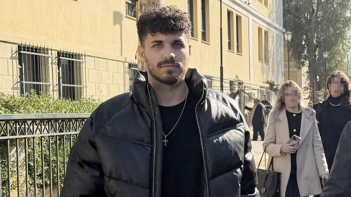 Στέφανος Παπαδόπουλος: Τι λέει το περιβάλλον του για την τούρτα με τη φωτογραφία του Γιώργου Μαζωνάκη