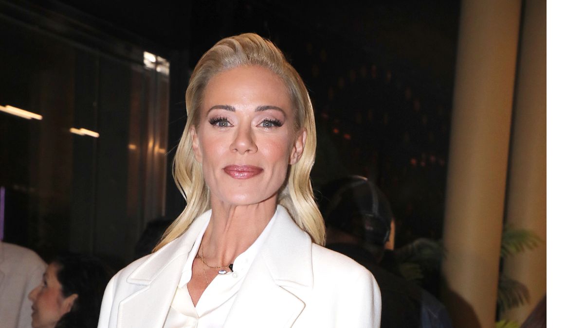 Ζέτα Μακρυπούλια: «Αναρωτιέμαι αν ο κόσμος ενδιαφέρεται να μάθει λεπτομέρειες της ζωής μας ή αν…»