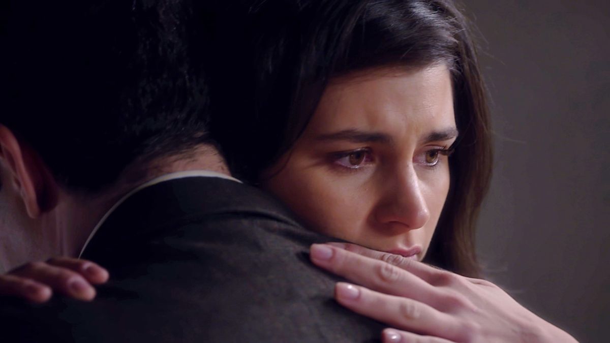 Άγιος έρωτας: Η Σοφία συλλαμβάνεται