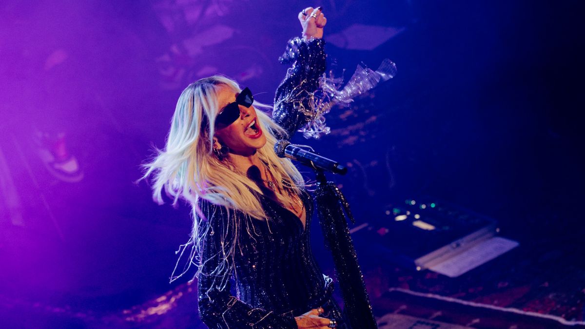 Άννα Βίσση: Εντυπωσιακή πρεμιέρα και έτοιμη να κατακτήσει για 10η συνεχόμενη χρονιά τις μουσικές νύχτες στην Αθήνα