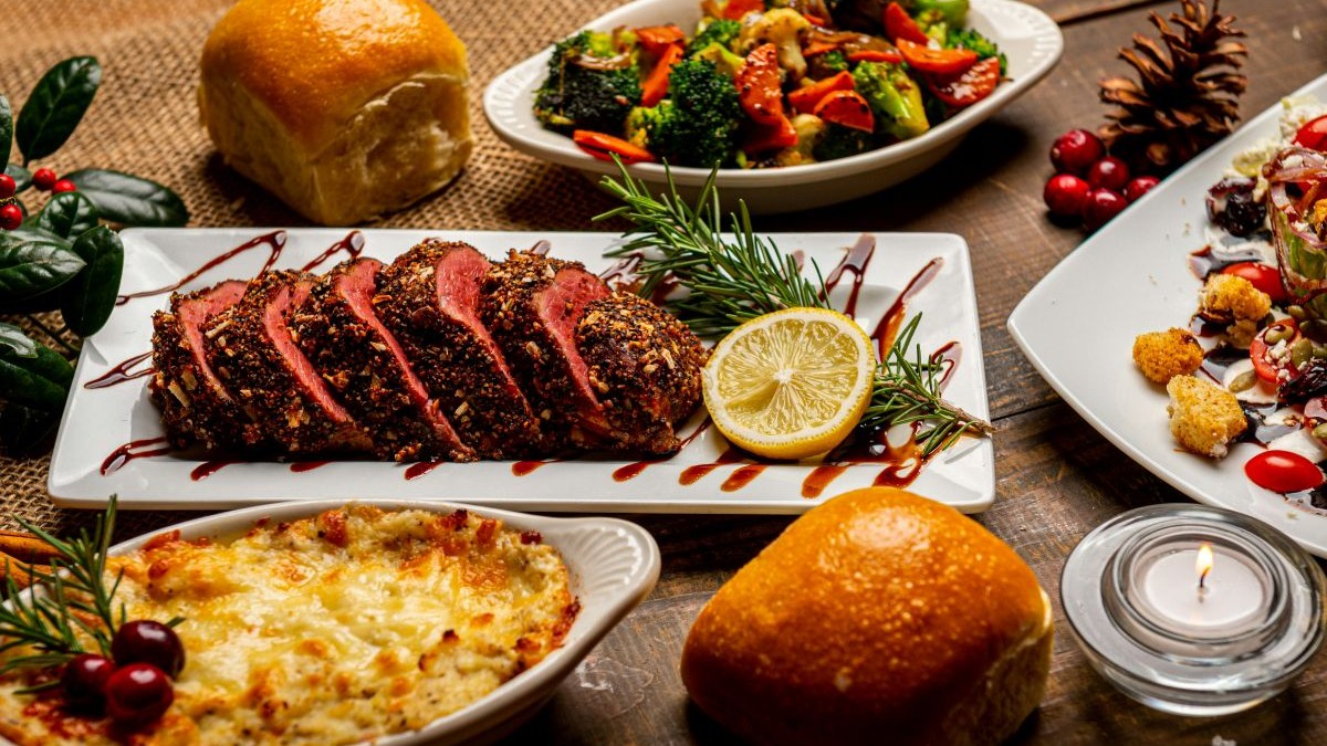 Διατροφή τα Χριστούγεννα: Πώς να απολαύσεις το φαγητό χωρίς να σε απολαμβάνει η ζυγαριά