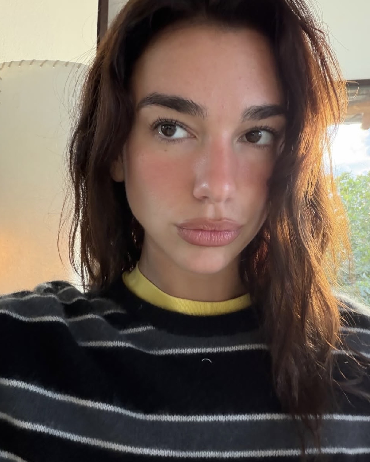 dua lip sunburnt look