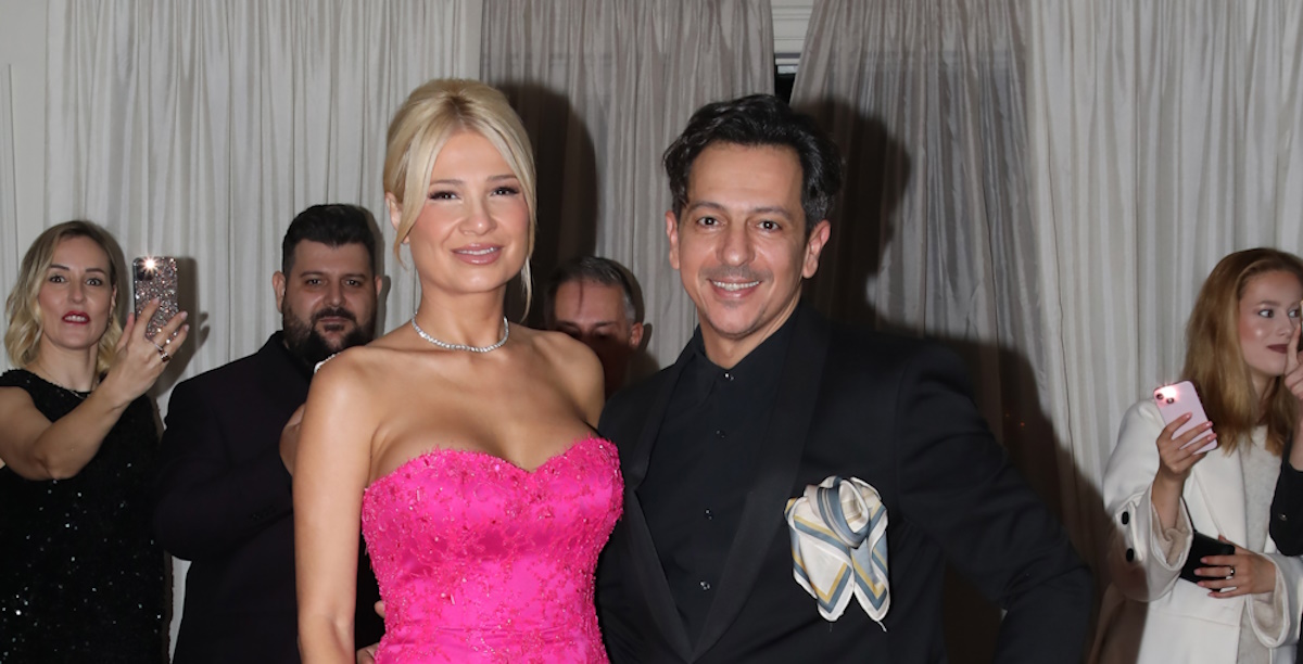 Φαίη Σκορδά: Απαστράπτουσα σε πάρτυ γνωστού σχεδιαστή στο Κολωνάκι