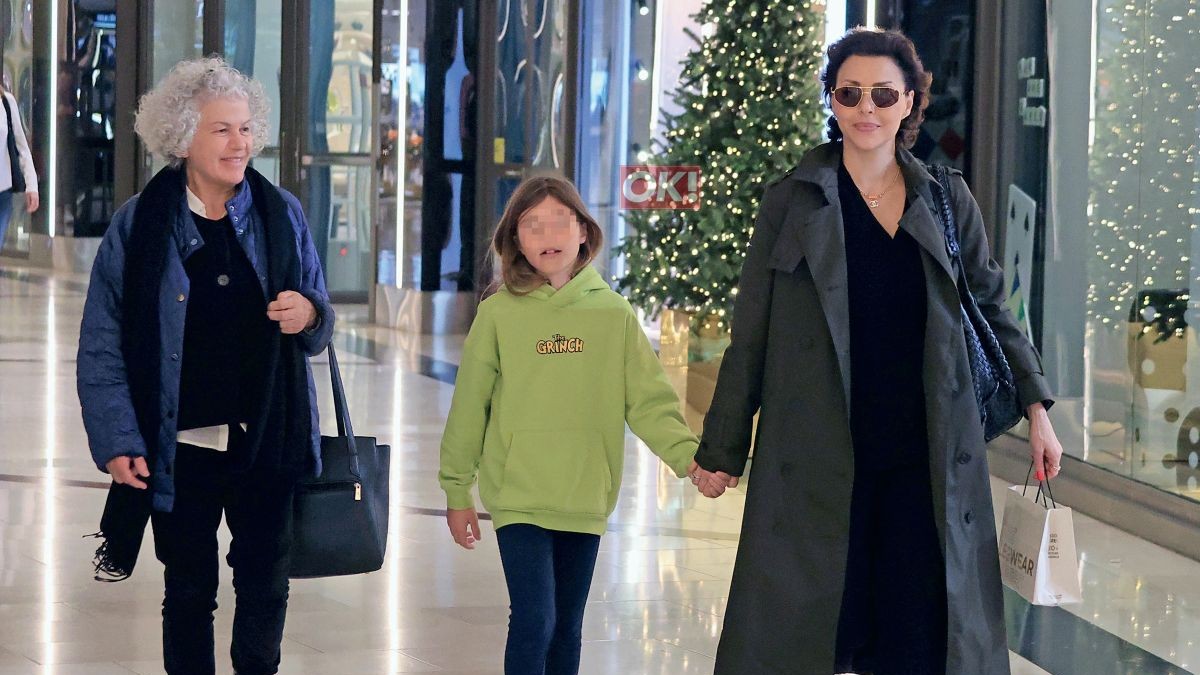 Σίσσυ Φειδά: Η σπάνια κοινή έξοδος με την κόρη της και την πεθερά της!