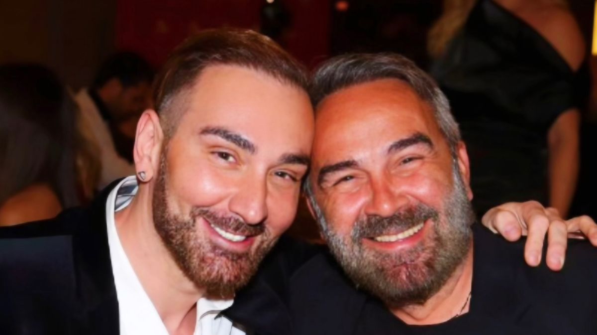 Γρηγόρης Γκουντάρας: Οι θερμές ευχές στον Νίκο Κοκλώνη για την γιορτή του – «Χρόνια πολλά δοτικέ, λαμπερέ Νικόλα»