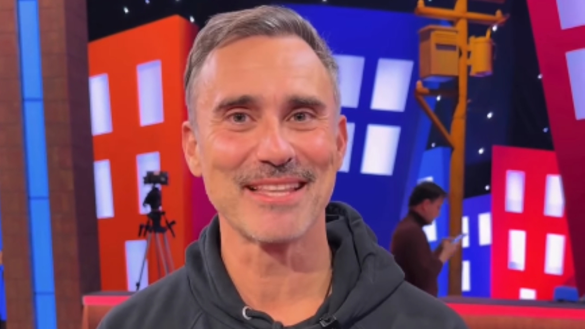 Η πρώτη ανάρτηση του Γιώργου Καπουτζίδη μέσα από το reunion του «Παρά Πέντε» – «Να αγκαλιαζόμαστε, να αγαπάμε…»