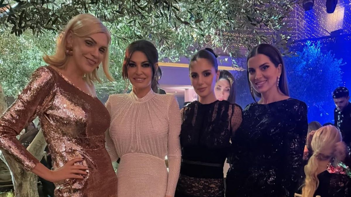 Κίμπερλι Γκίλφοϊλ: Στο λαμπερό Christmas dinner της «ΕΛΠΙΔΑΣ» με την Αλεξάνδρα Νίκα και τον Κωνσταντίνο Αργυρό