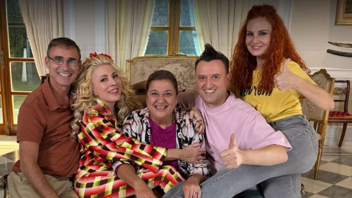 Στο Πάρα Πέντε – 20 χρόνια μετά: Η συγκινητική φωτογραφία της αγαπημένης πεντάδας από το 2005 στο σήμερα