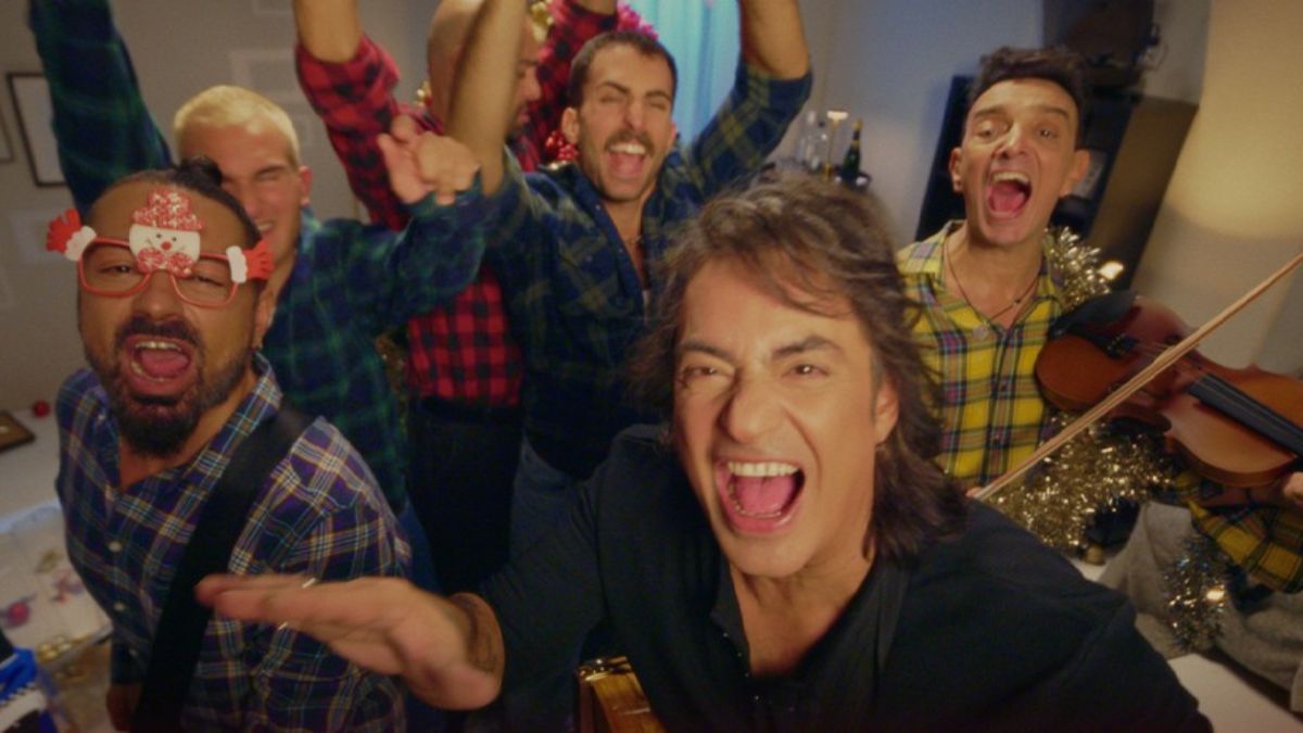 Διονύσης Σχοινάς: Κάνει… «Μαύρα Χριστούγεννα» με ανατρεπτική διάθεση!