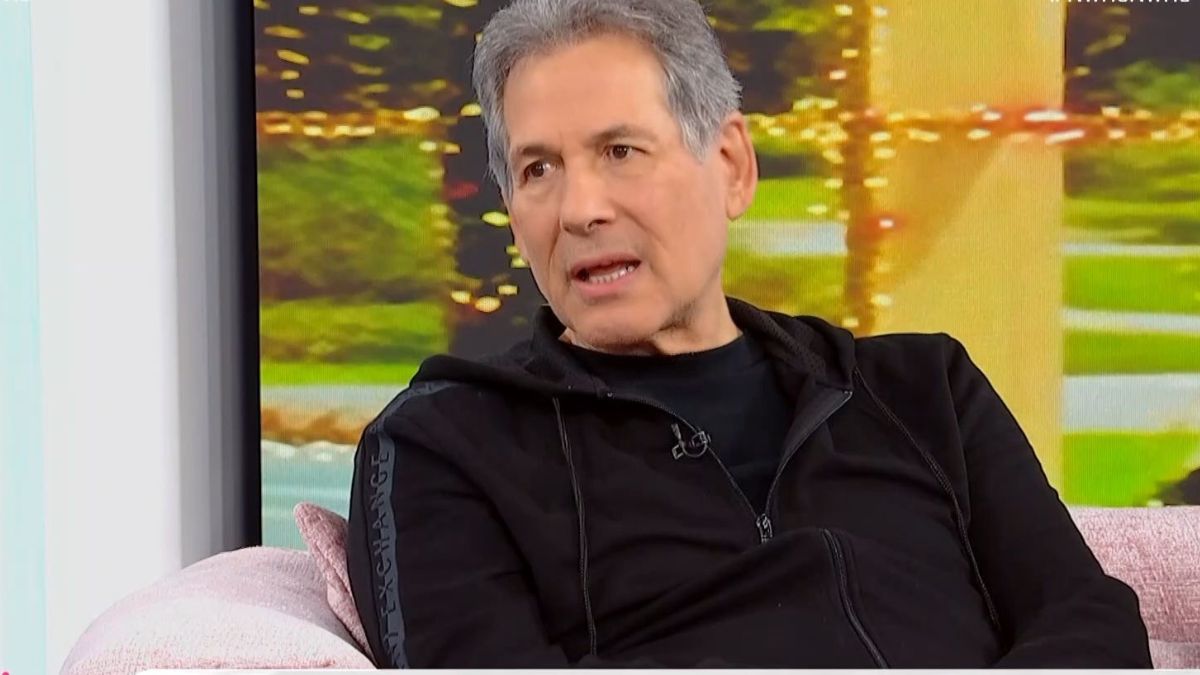 Θάνος Καληώρας: «Είναι κάποια πράγματα που έχουν μείνει ουσιαστικά στη ζωή μου και μου έχουν εντυπωθεί βαθιά»