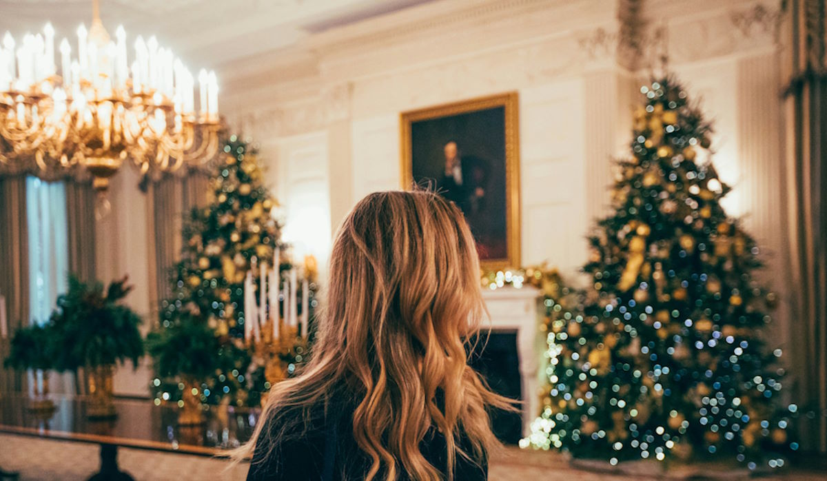 4 ζώδια που θα δεχθούν έκπληξη τα Χριστούγεννα 2025