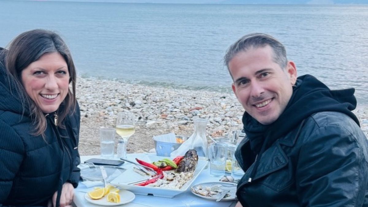 Ζωή Κωνσταντοπούλου: Μετά την πολιτική θύελλα, χαλαρώνει στη θάλασσα