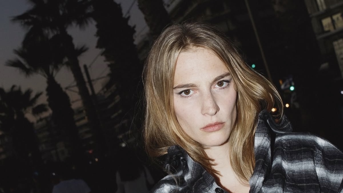 Η Ρος Γεωργίου μας εμπνέει με ζεστά χειμερινά looks και stylish air