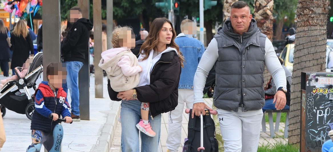 Κώστας Σόμμερ – Βαλεντίνη Παπαδάκη: Βόλτα με τα παιδιά τους