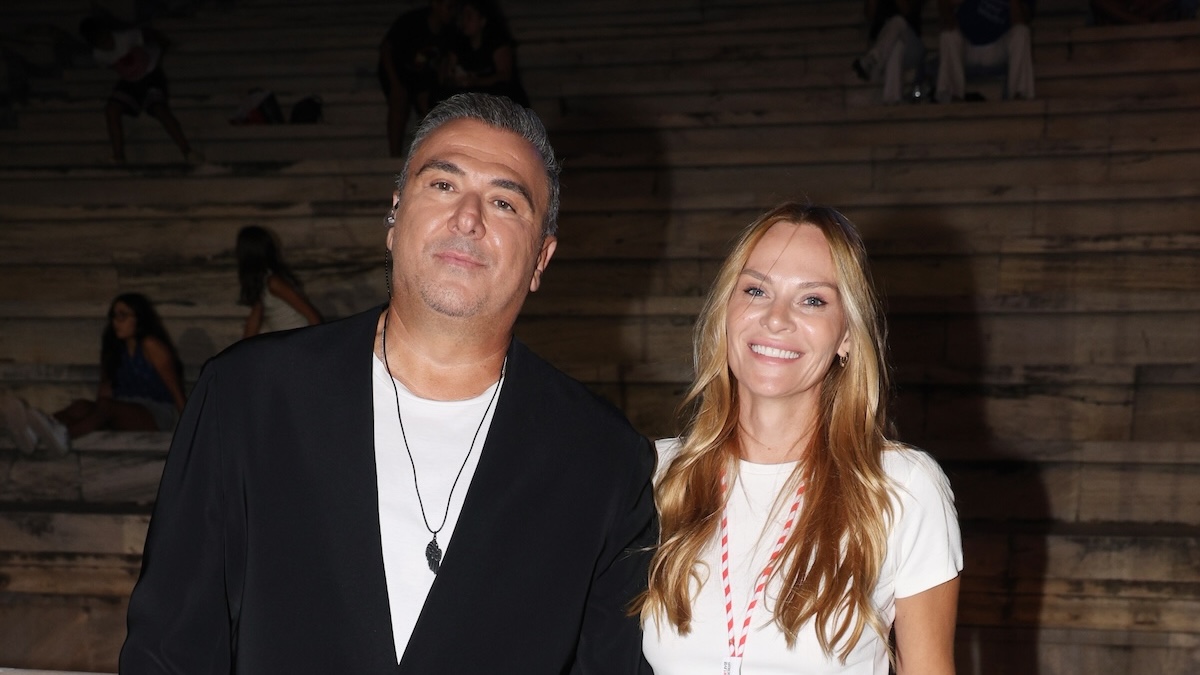 Υβόννη Μπόσνιακ για Αντώνη Ρέμο: «Έχω την τύχη να θαυμάζω τον άντρα μου και πάνω στη σκηνή. Δεν το έχουν όλες οι γυναίκες αυτό»