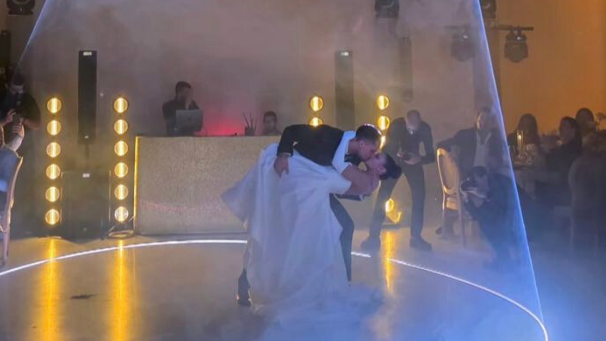 Μαριαλένα Ρουμελιώτη – Σάκης Κατσούλης: Γλέντι και συγκίνηση στον γάμο τους